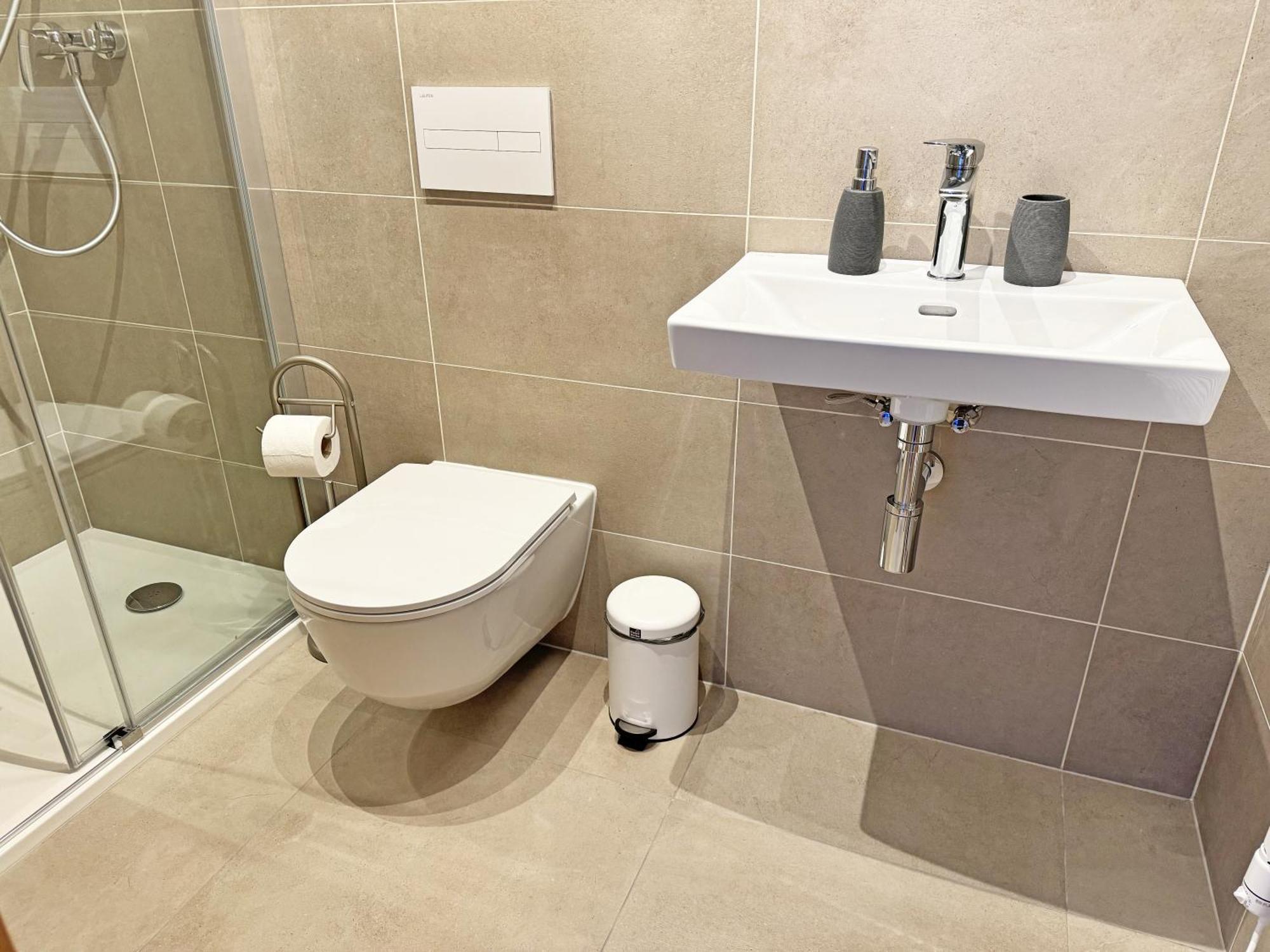 New Studio, King Bed, Free Parking, Terrace Praga Exterior foto